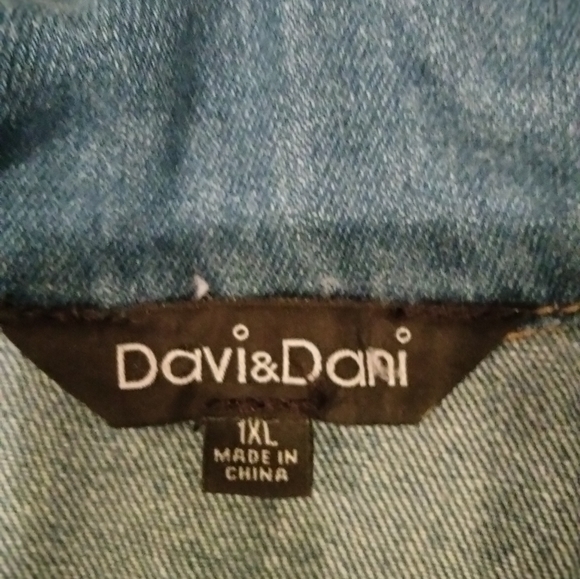 Davi & Dani jacket 10-2-23 - Picture 2 of 4